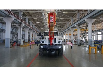 Автокран КС-45717-1Р