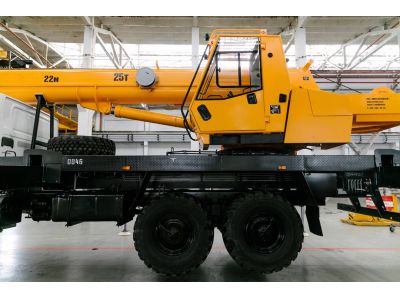 Автокран КС-45717-2М (стрела 22 м)
