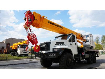 Автокран КС-45717-2Р Air