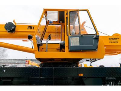 Автокран КС-45717К-3В (стрела 21 м)