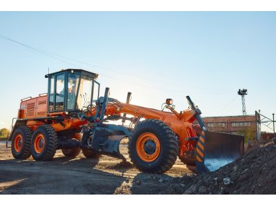 Автогрейдер ДЗ-250 с жесткой рамой и механической коробкой передач ДЗ-250.00000-ХХХ